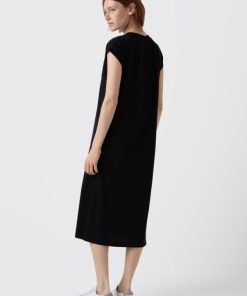 Genesiswear.shop1084403db3 4