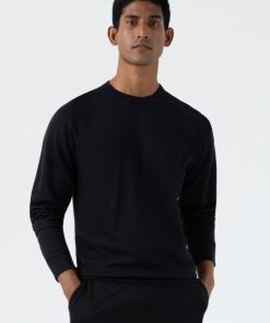 Genesiswear.shopa6b5b548c3 2