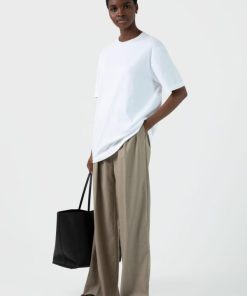 Genesiswear.shopf39e4d2af8 1