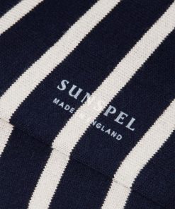 Genesiswear.shopf94df351f6 2